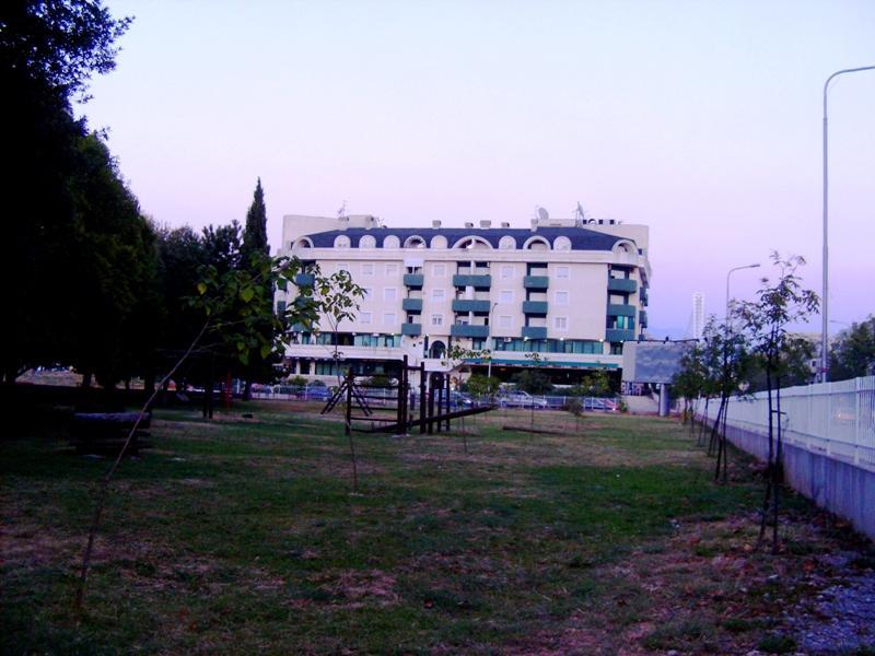 Apartment Sara Podgorica Buitenkant foto